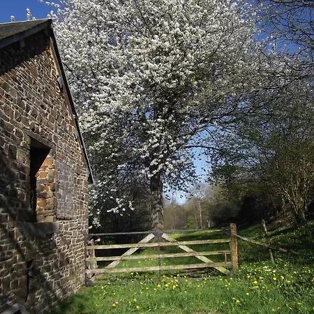 Holiday home La Petite Maison O Bord De L'eau *